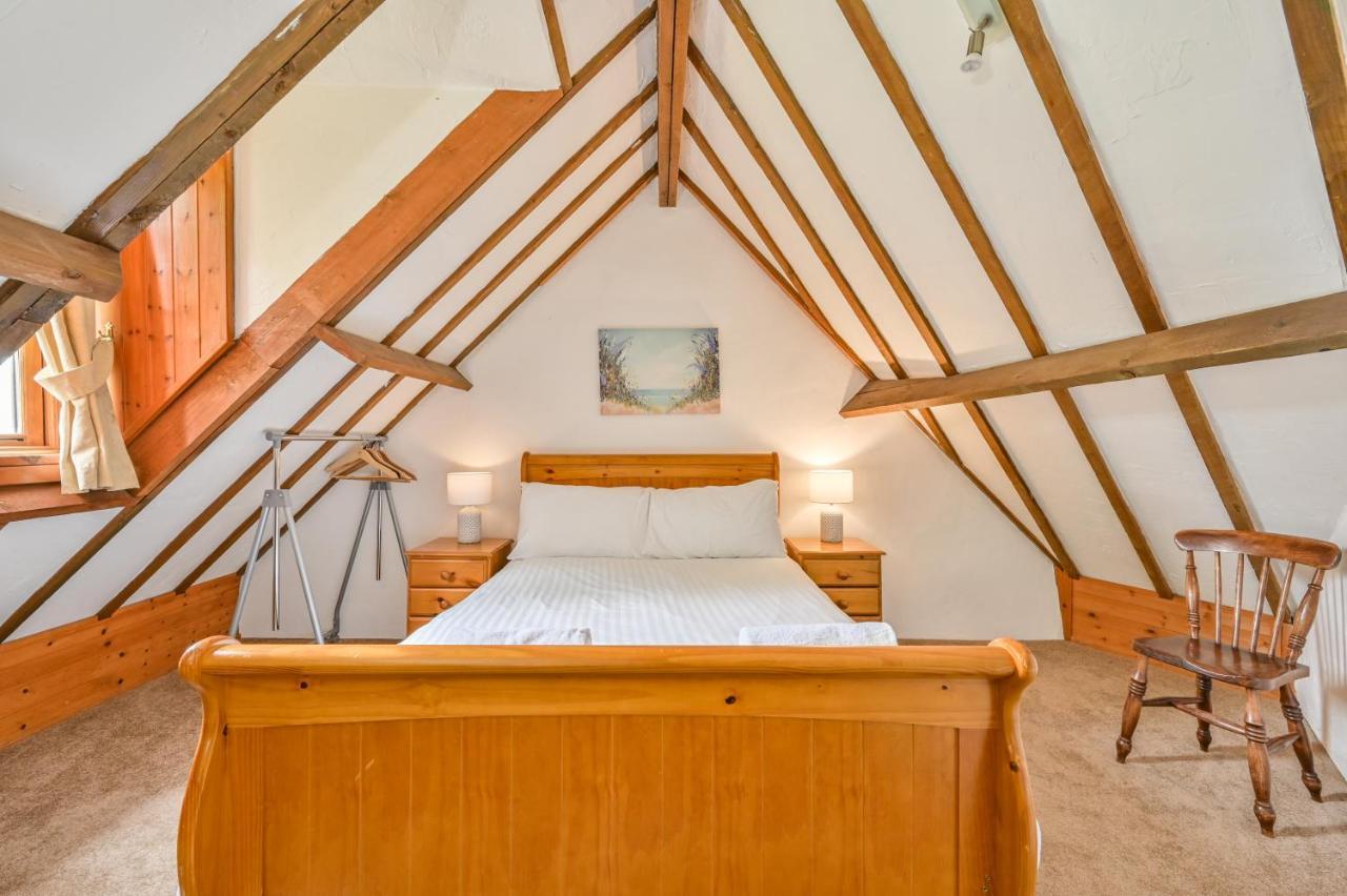 Polean Farm Cottages - With Free Animal Feeding And Pony Rides And Free Access To A Nearby Pool لوي المظهر الخارجي الصورة