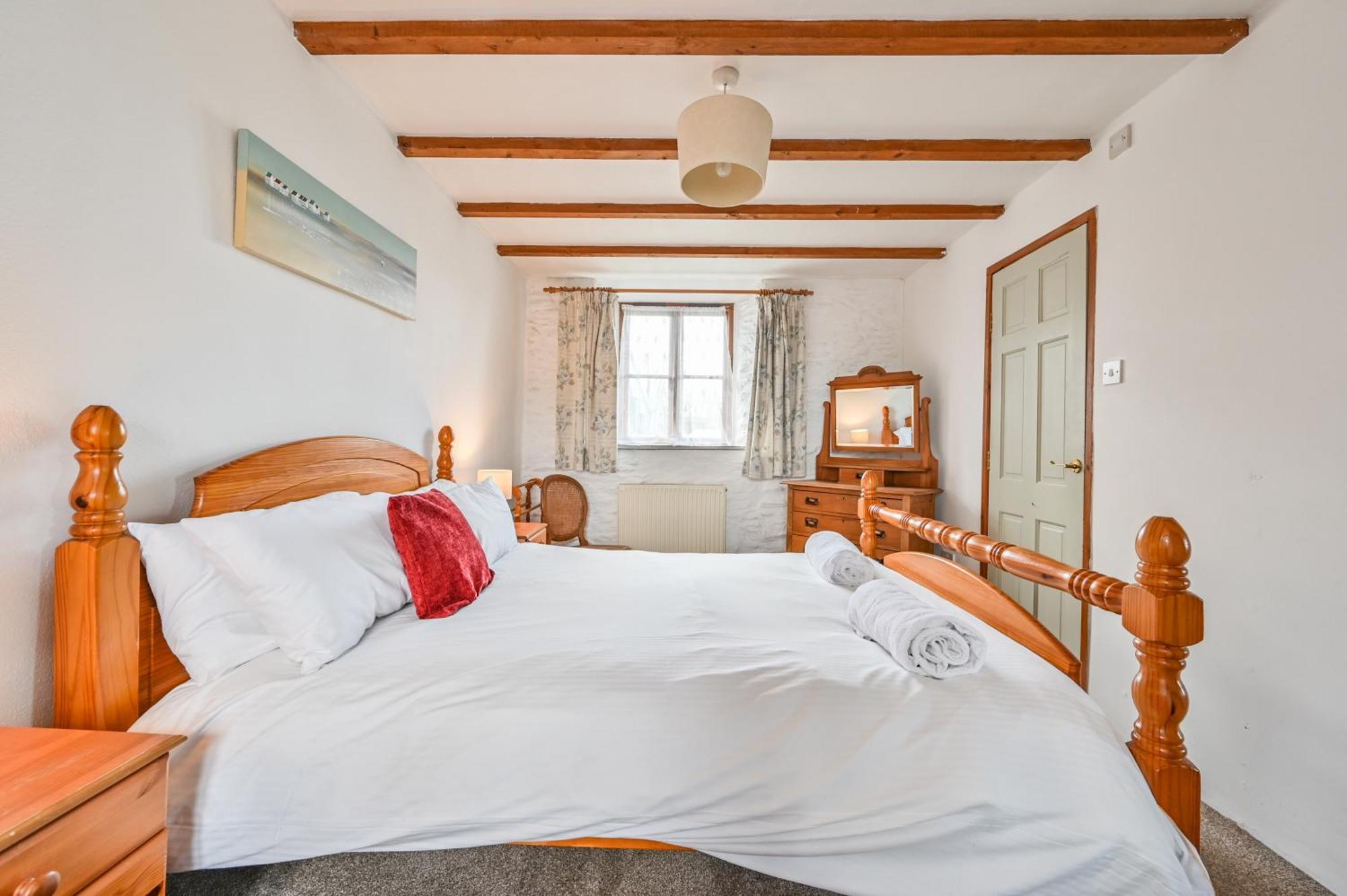 Polean Farm Cottages - With Free Animal Feeding And Pony Rides And Free Access To A Nearby Pool لوي الغرفة الصورة